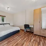 London Central Large Self Catering House