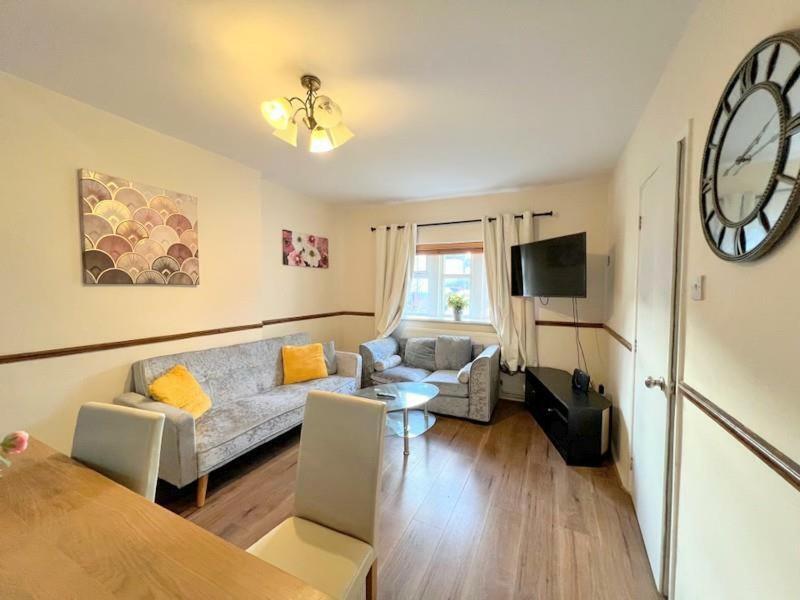 Apartment Large Self Catering House
