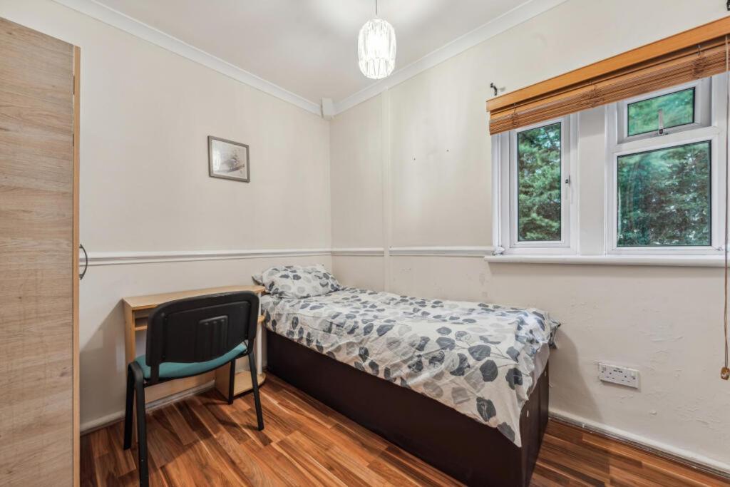 Apartment Large Self Catering House London