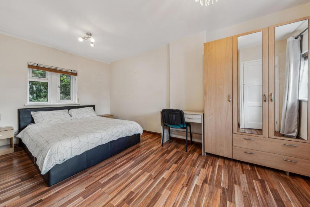 Apartment Large Self Catering House *