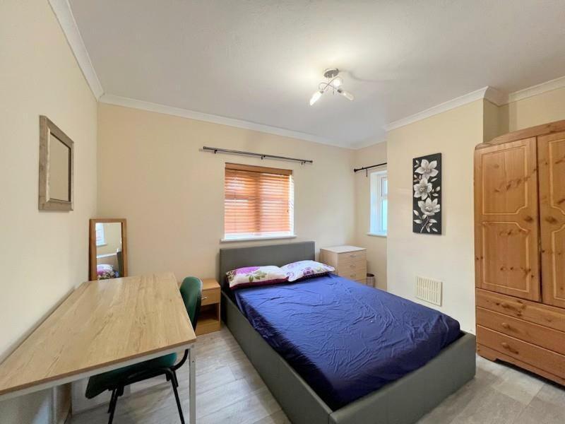 Large Self Catering House London