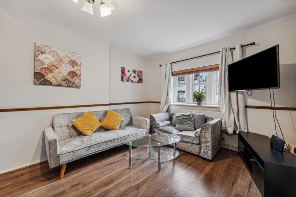 Apartment Large Self Catering House